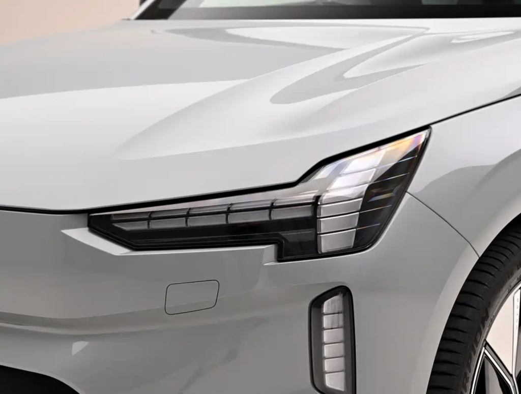 Volvo EX90 800V platform