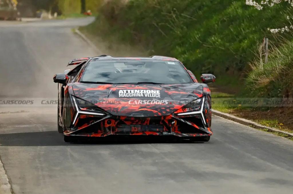 Lamborghini Revuelto