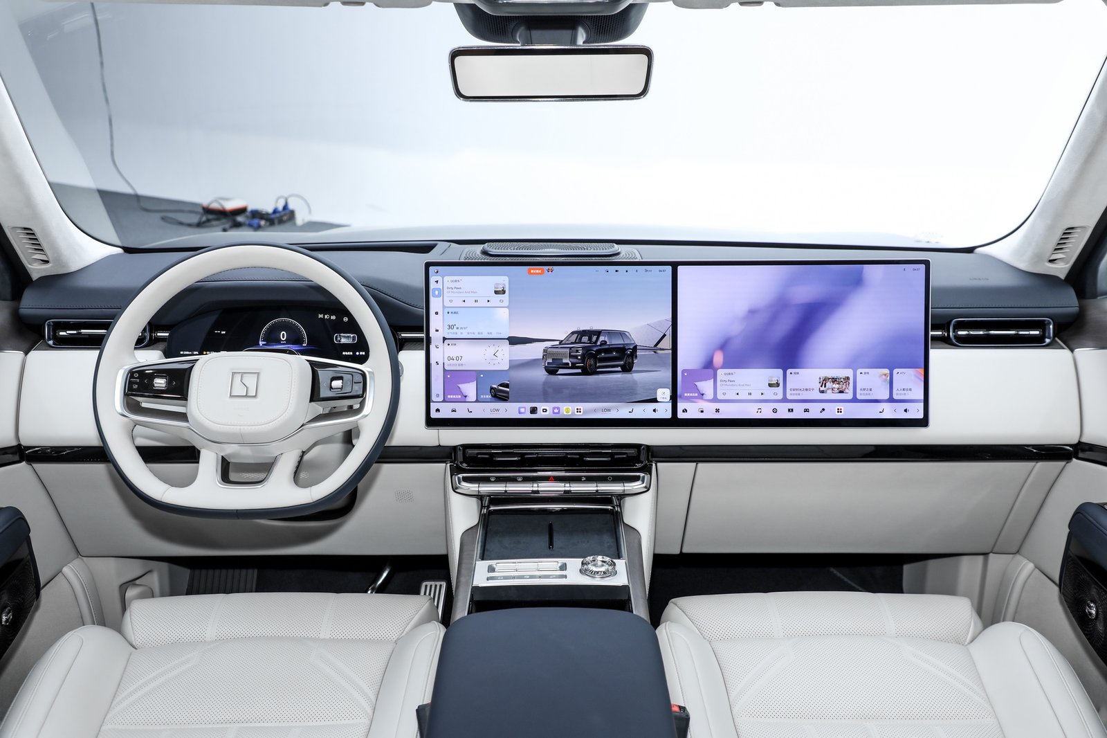Zeekr 9X interior driver cockpit panoramic dual screen